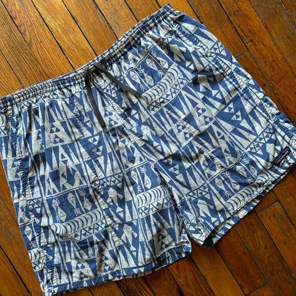 2000s Patagonia Swim Trunks Shorts Men‎ XL Blue Cream Geometric Fish Beachwear - Picture 2 of 7